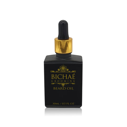 Close up of Bichaé 30ml Beard Oil bottle. Lightweight non-greasy formula designed to soften coarse hair and stop beard itch.